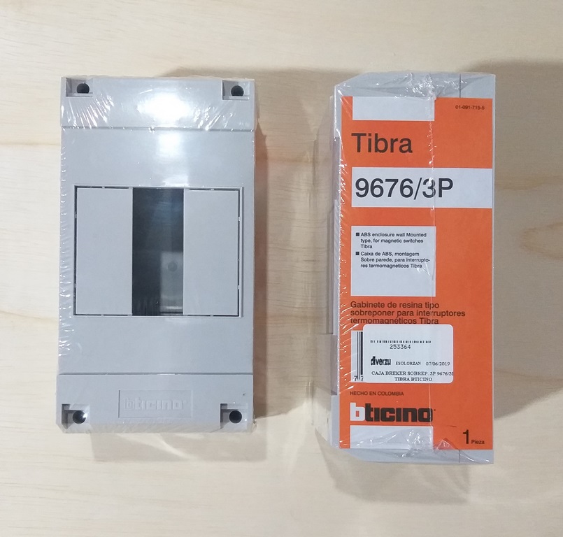 CAJA BREKER S/P 3P 9676/3P TIBRA BTICINO KALOTA